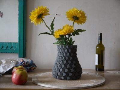 vase nid d'abeille incurvé